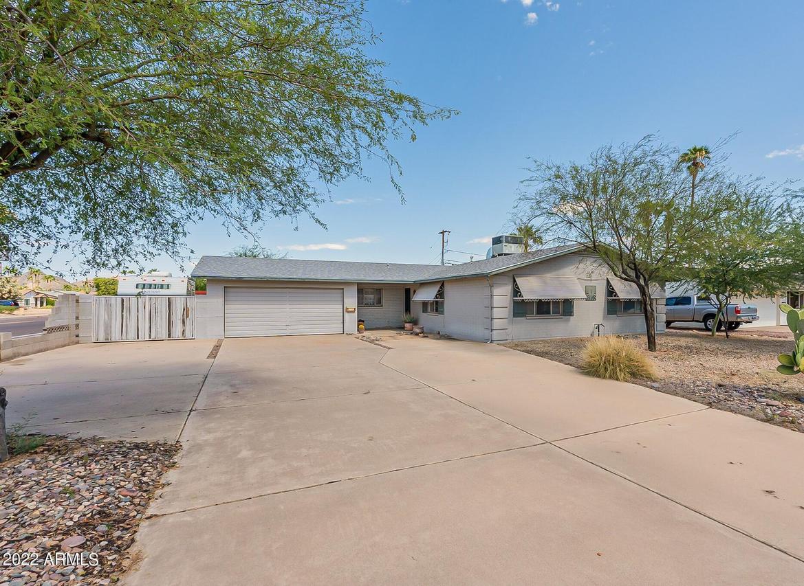 2802 E Cholla St., Phoenix, AZ 85028