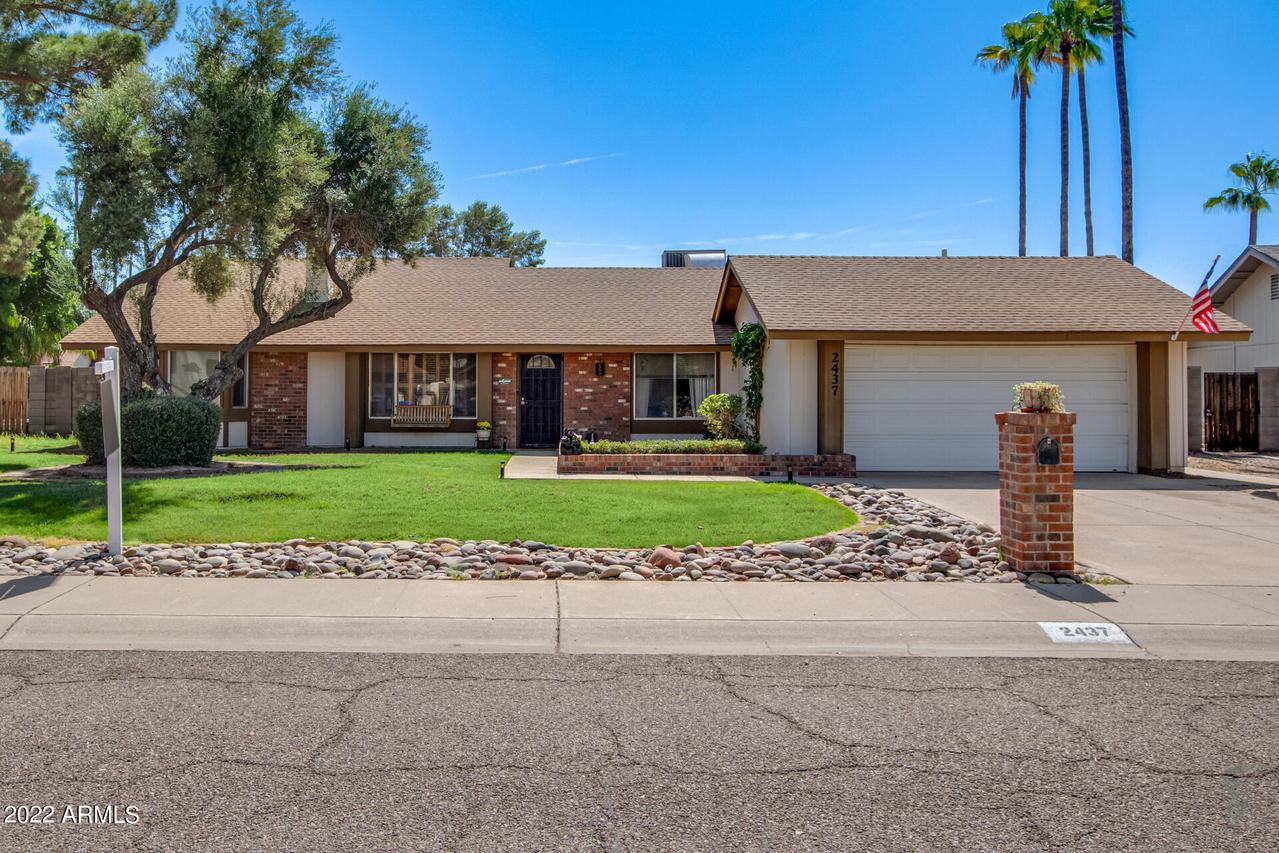 2437 W Saint Moritz Ln., Phoenix, AZ 85023