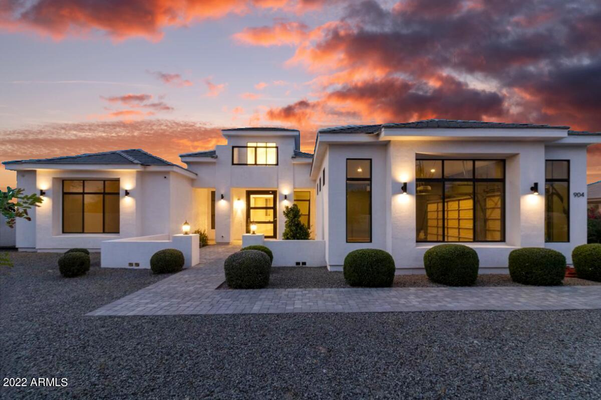 904 E Valencia Dr., Phoenix, AZ 85042