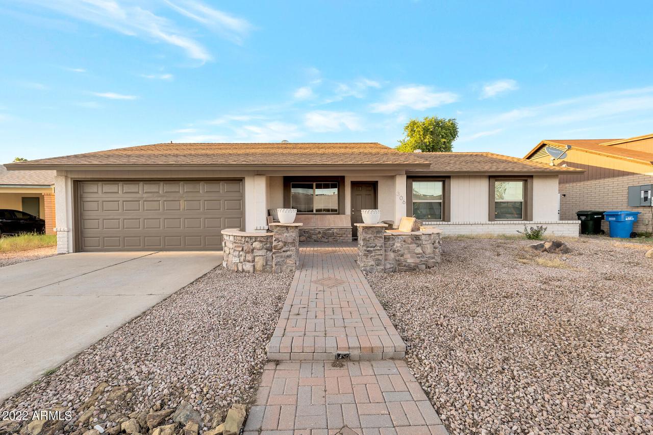306 W Wickieup Ln., Phoenix, AZ 85027