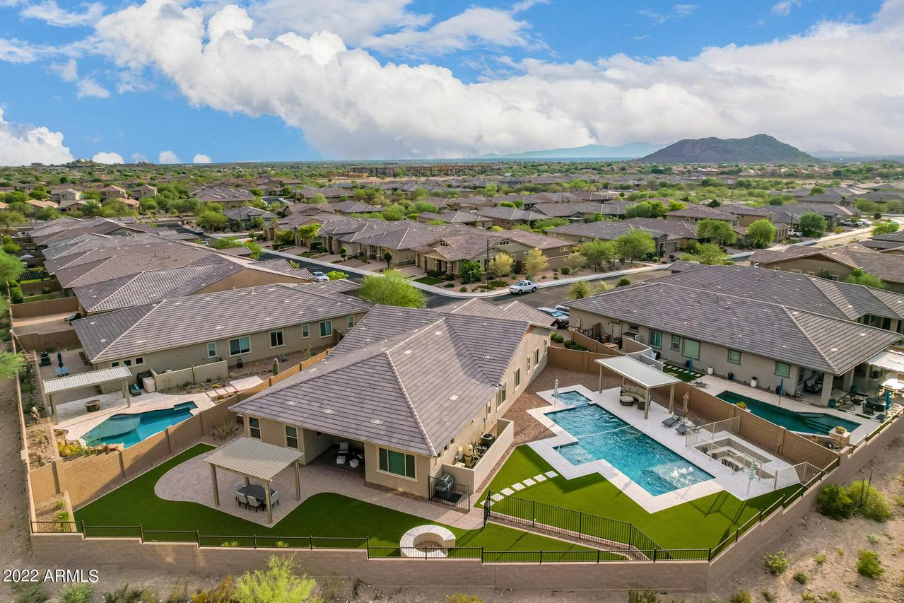 9204 W White Feather Ln., Peoria, AZ 85383