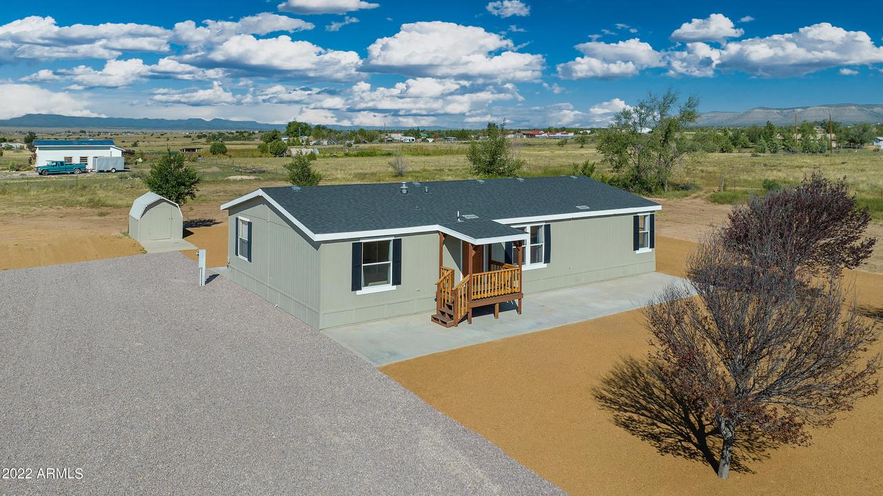 670 W Ahonen Rd., Paulden, AZ 86334