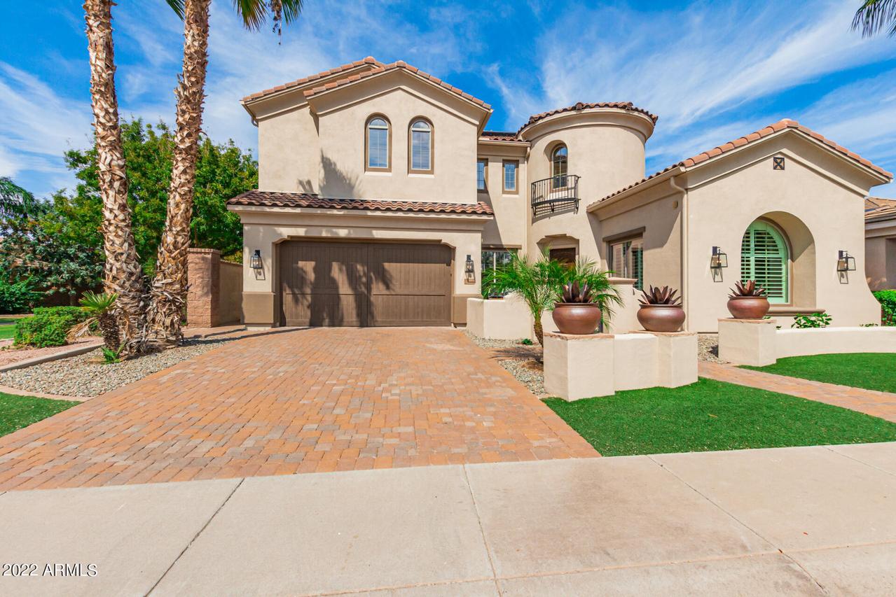 230 W New Dawn Dr., Chandler, AZ 85248