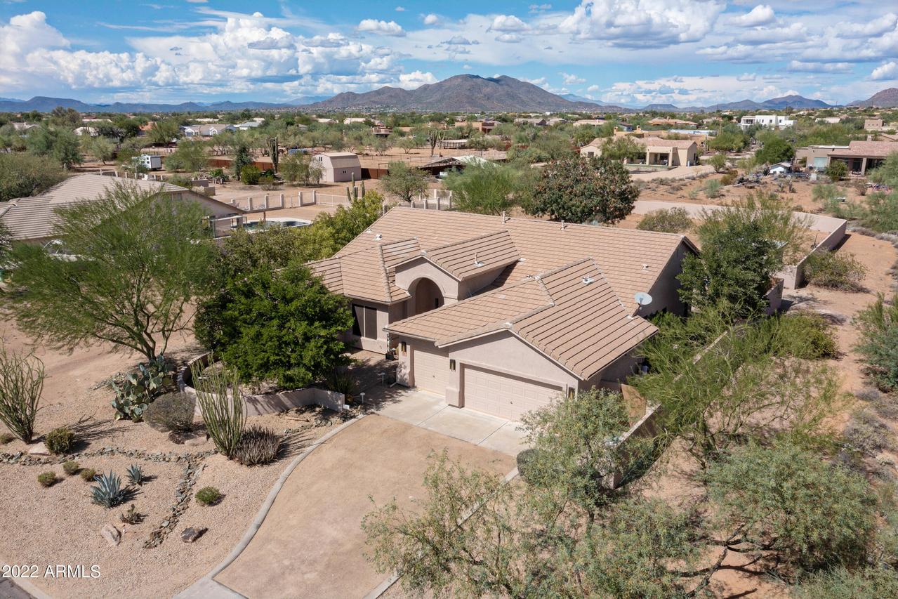 822 E Blue Eagle Ln., Phoenix, AZ 85086