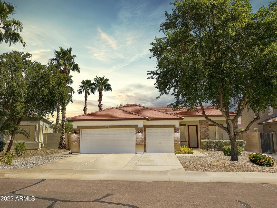 18016 W Acapulco Ln., Surprise, AZ 85388