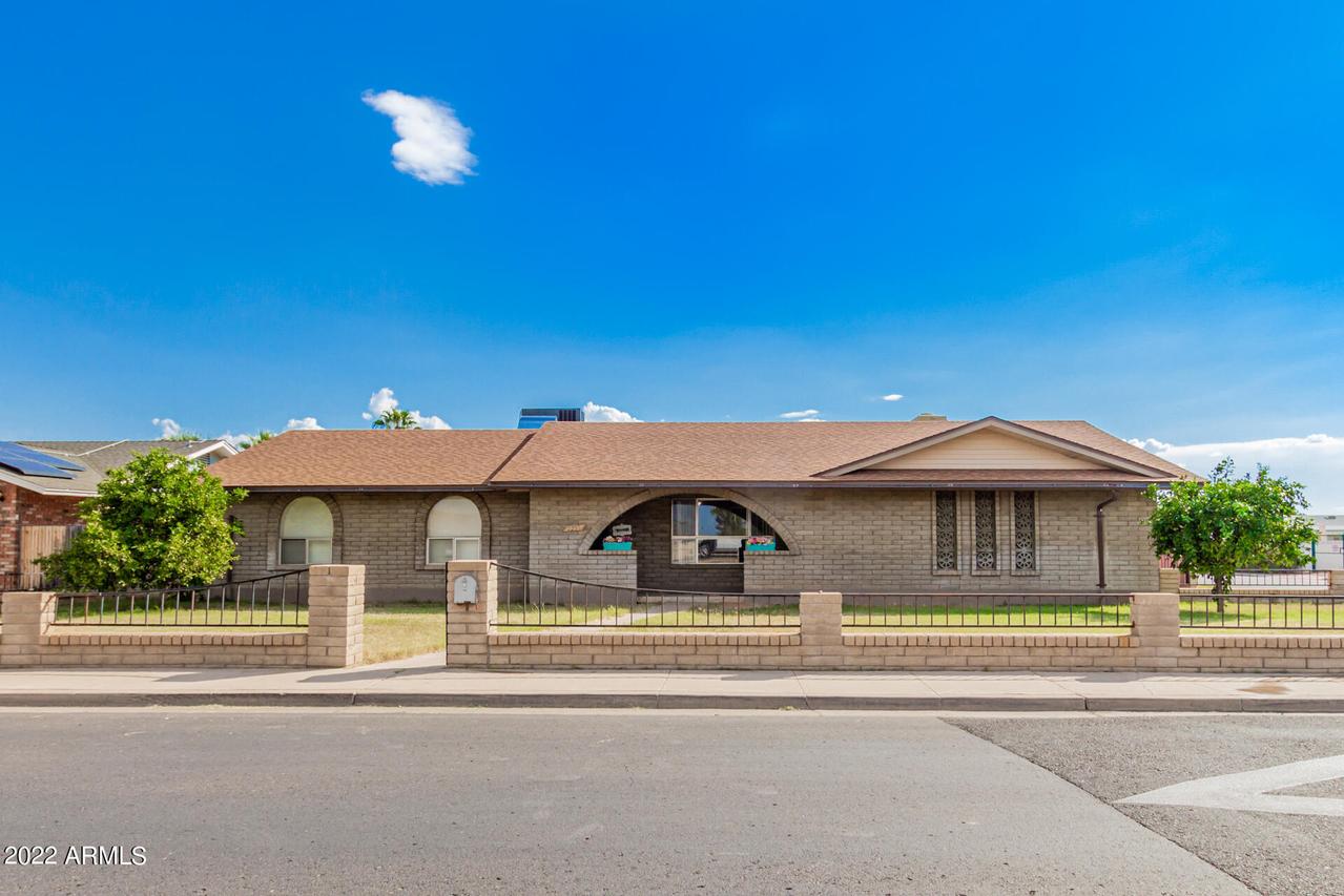 2233 E Evergreen St., Mesa, AZ 85213