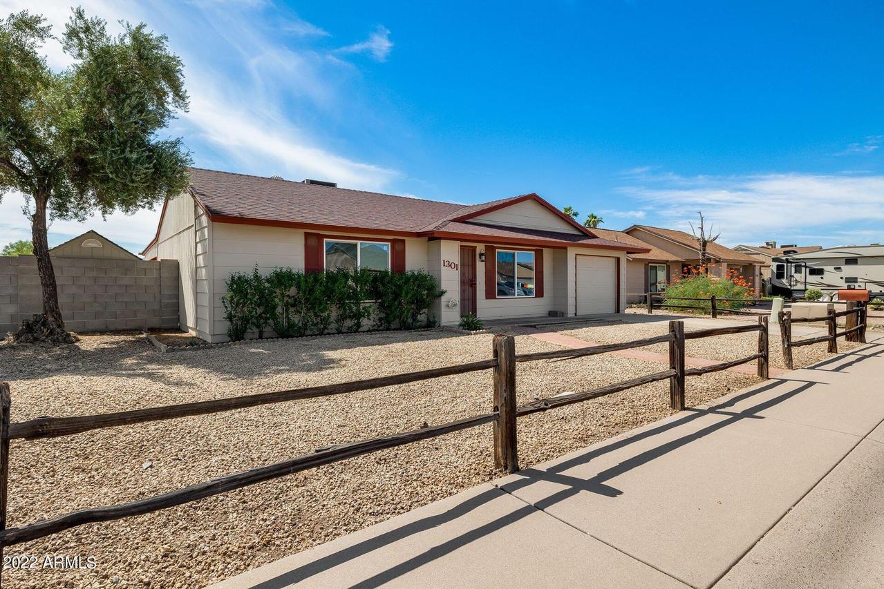 1301 W Hononegh Dr., Phoenix, AZ 85027