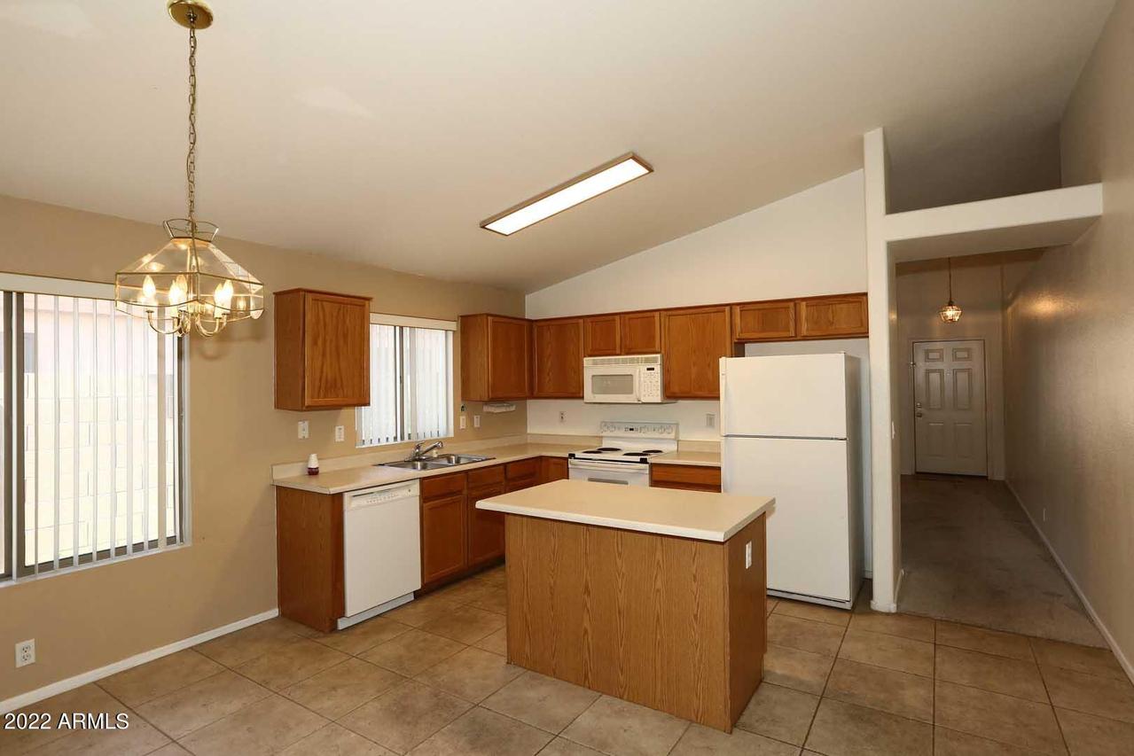 8931 W Deanna Dr., Peoria, AZ 85382