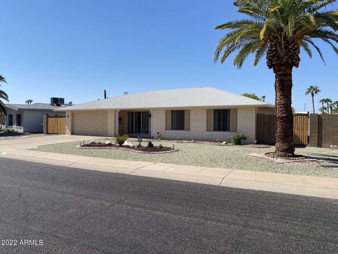 16214 N Meadow Park Dr., Sun City, AZ 85351