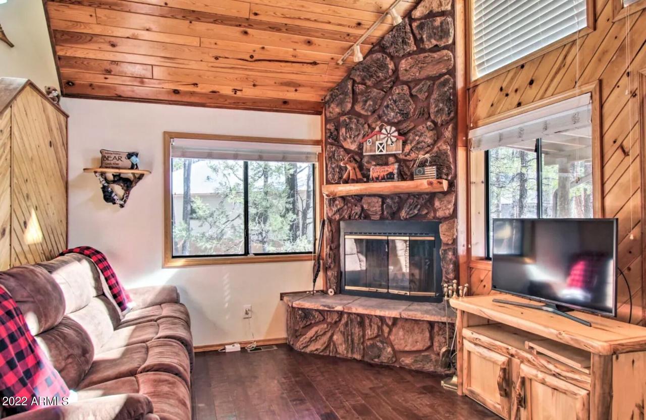 6561 Christmas Tree Cir., Pinetop, AZ 85935