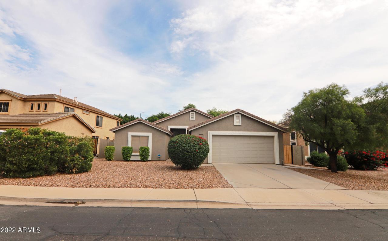 2941 S Esmeralda Cir., Mesa, AZ 85212