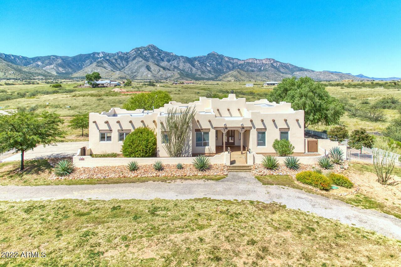 9530 S Deer Ridge Tr., Hereford, AZ 85615