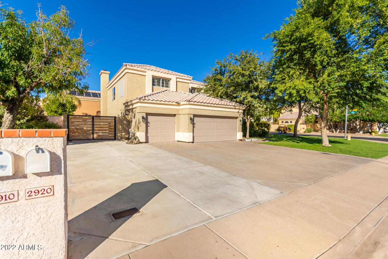 2920 E Fox St., Mesa, AZ 85213