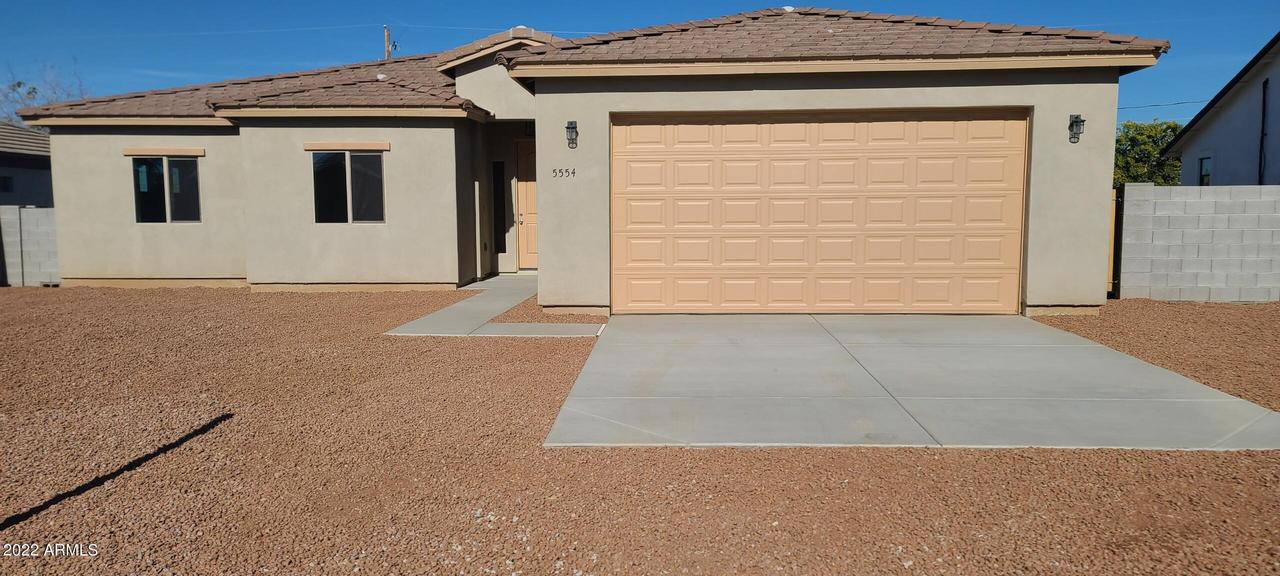 5554 E Santa Clara Dr., San Tan Valley, AZ 85140