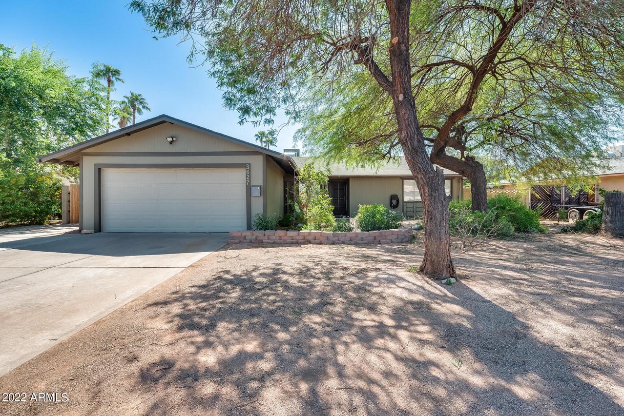 3627 W Mauna Loa Ln., Phoenix, AZ 85053