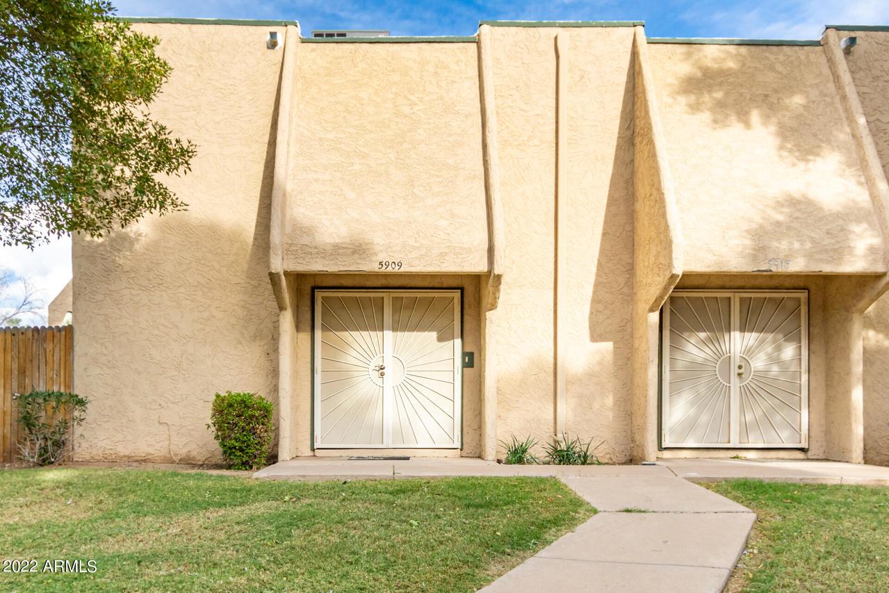 5909 W Golden Ln., Glendale, AZ 85302
