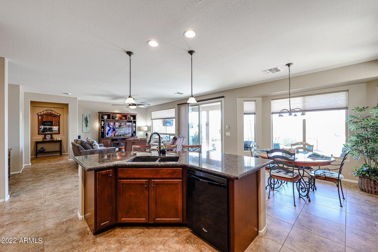 16650 S 175th Ln., Goodyear, AZ 85338