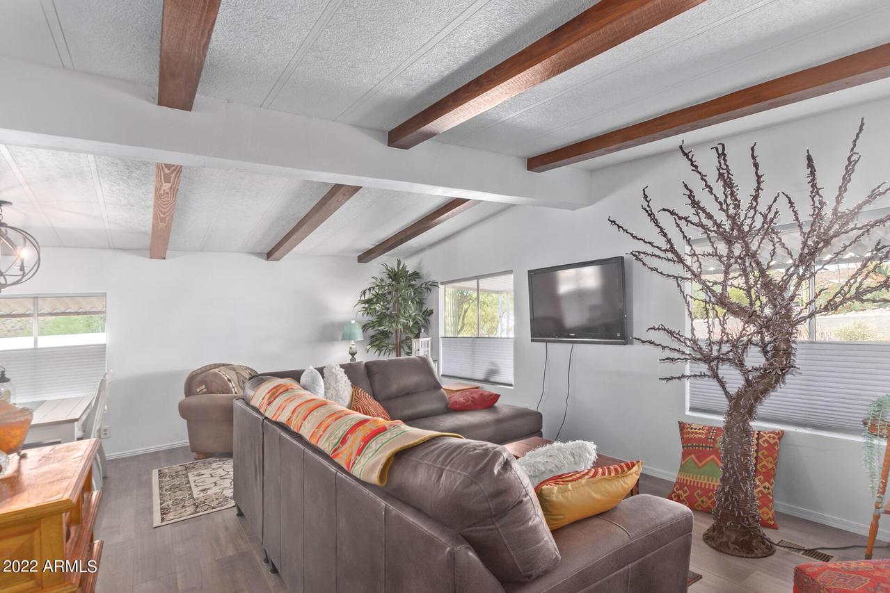 303 S Alta Vista Dr., Queen Valley, AZ 85118