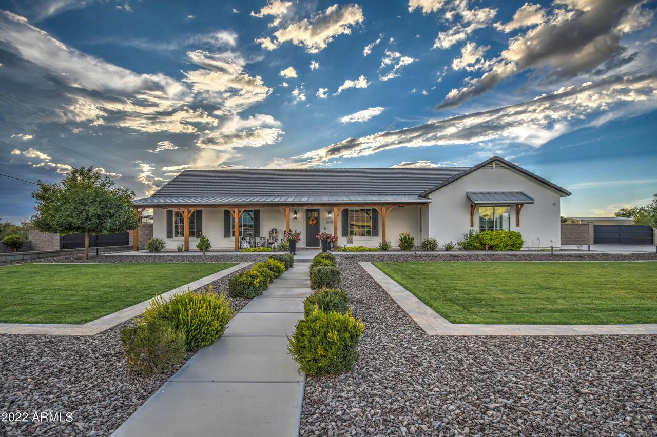 36760 N Wyatt Dr., San Tan Valley, AZ 85140