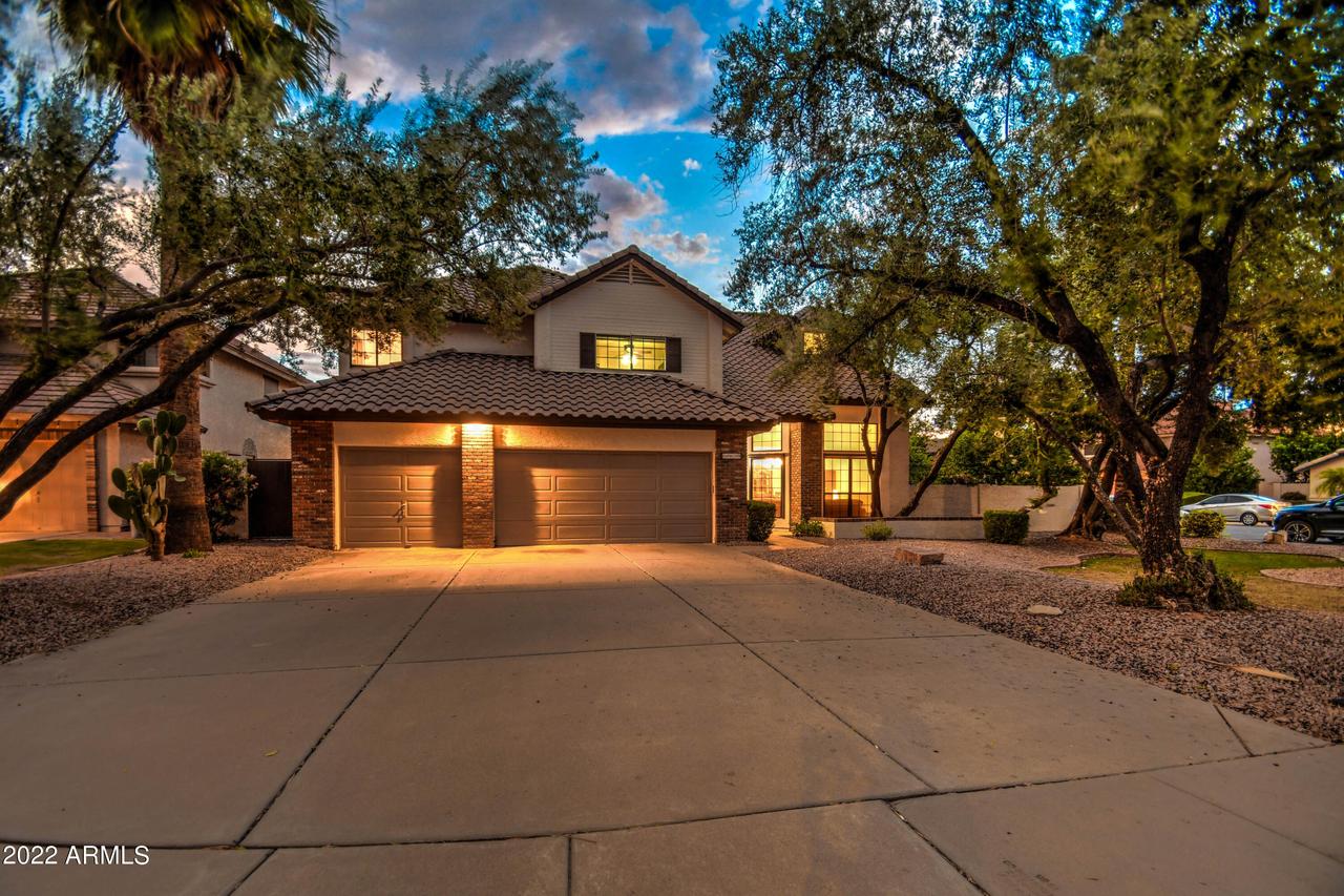 1979 E Colt Rd., Tempe, AZ 85284