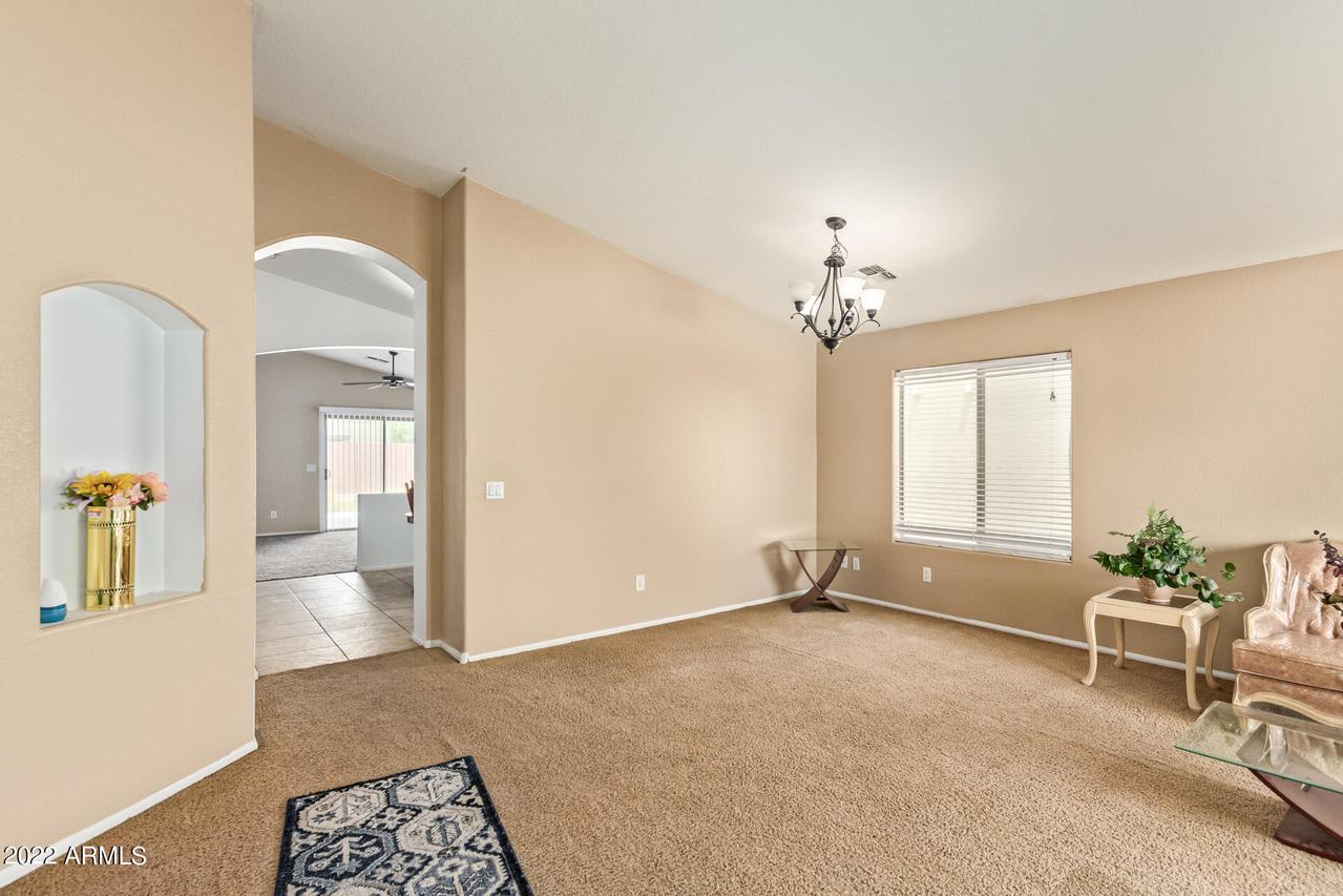 1034 E Saddle Way, San Tan Valley, AZ 85143