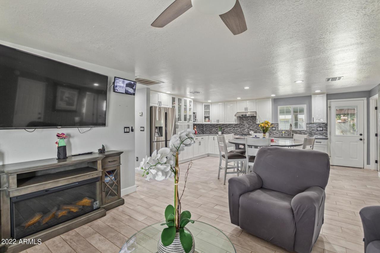 2032 N 66th Ave., Phoenix, AZ 85035