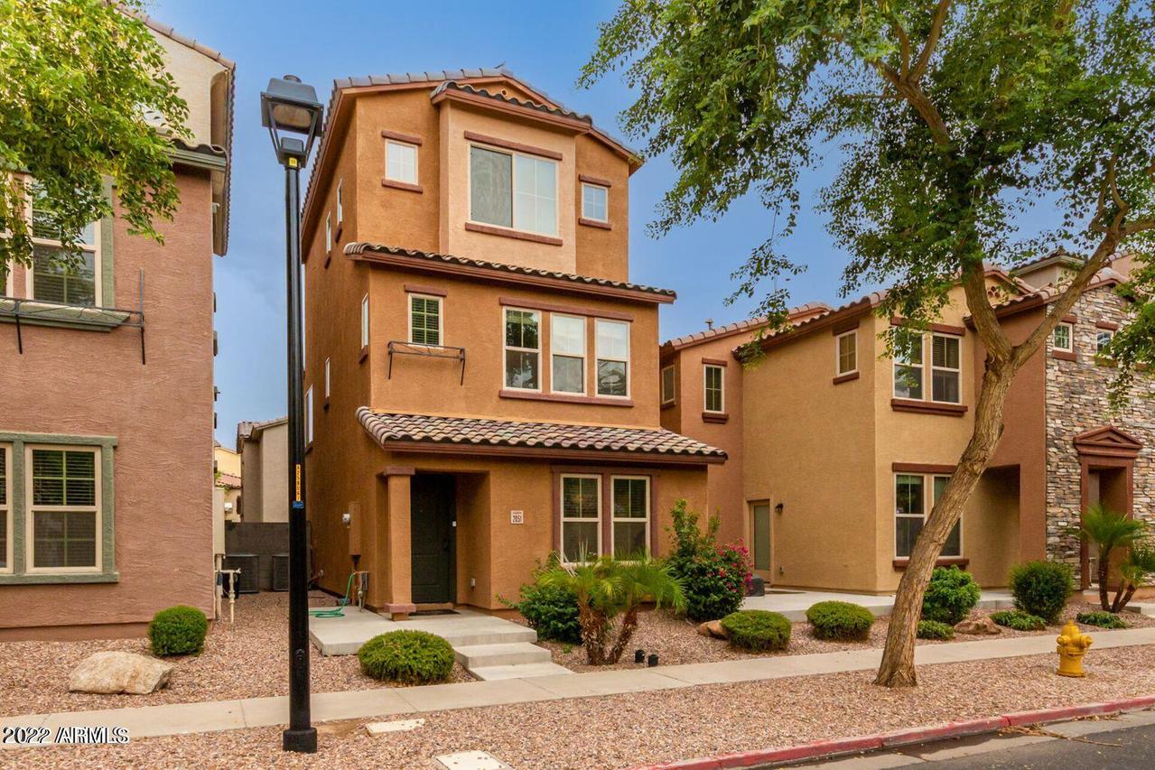 2051 N 77th Ln., Phoenix, AZ 85035