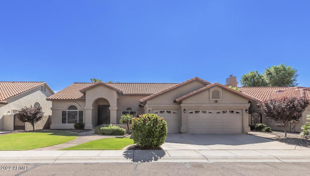 2561 E Mountain Sky Ave., Phoenix, AZ 85048