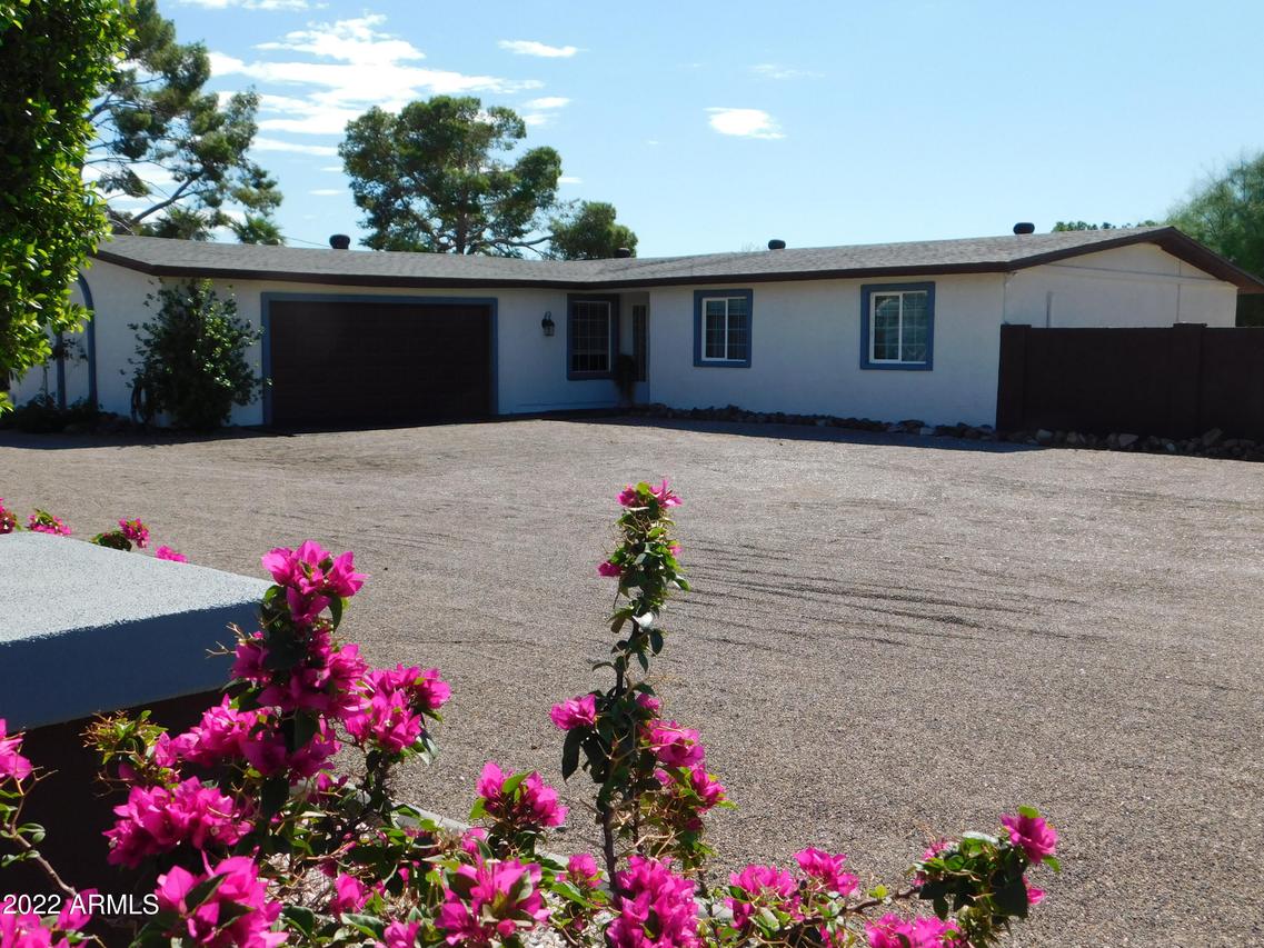 8807 W Daley Ln., Peoria, AZ 85383