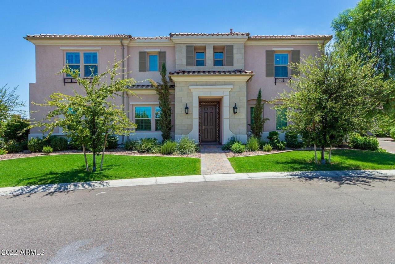 1901 W Grand Canyon Dr., Chandler, AZ 85248