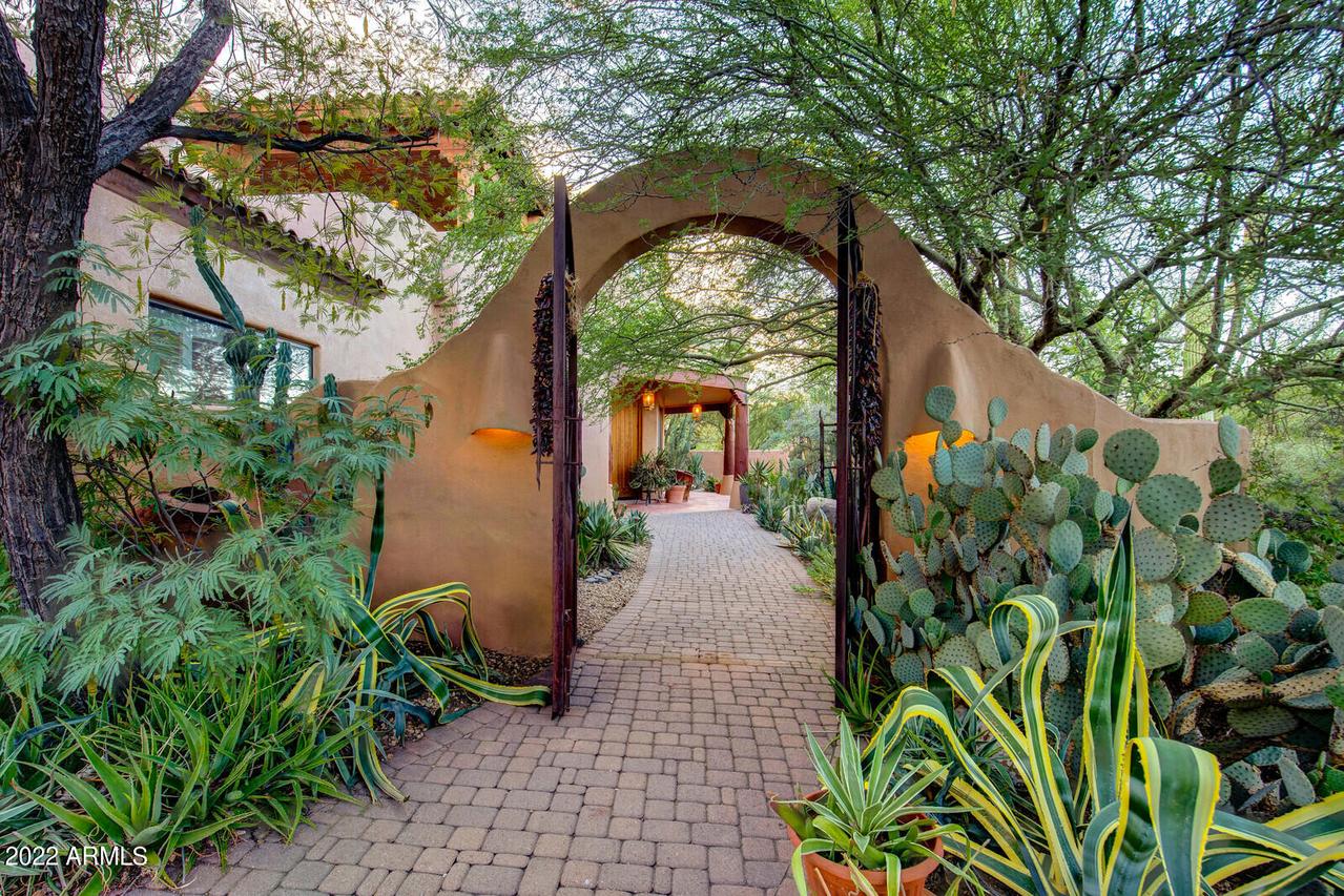 5735 E Paseo Hermosa Rd., Cave Creek, AZ 85331