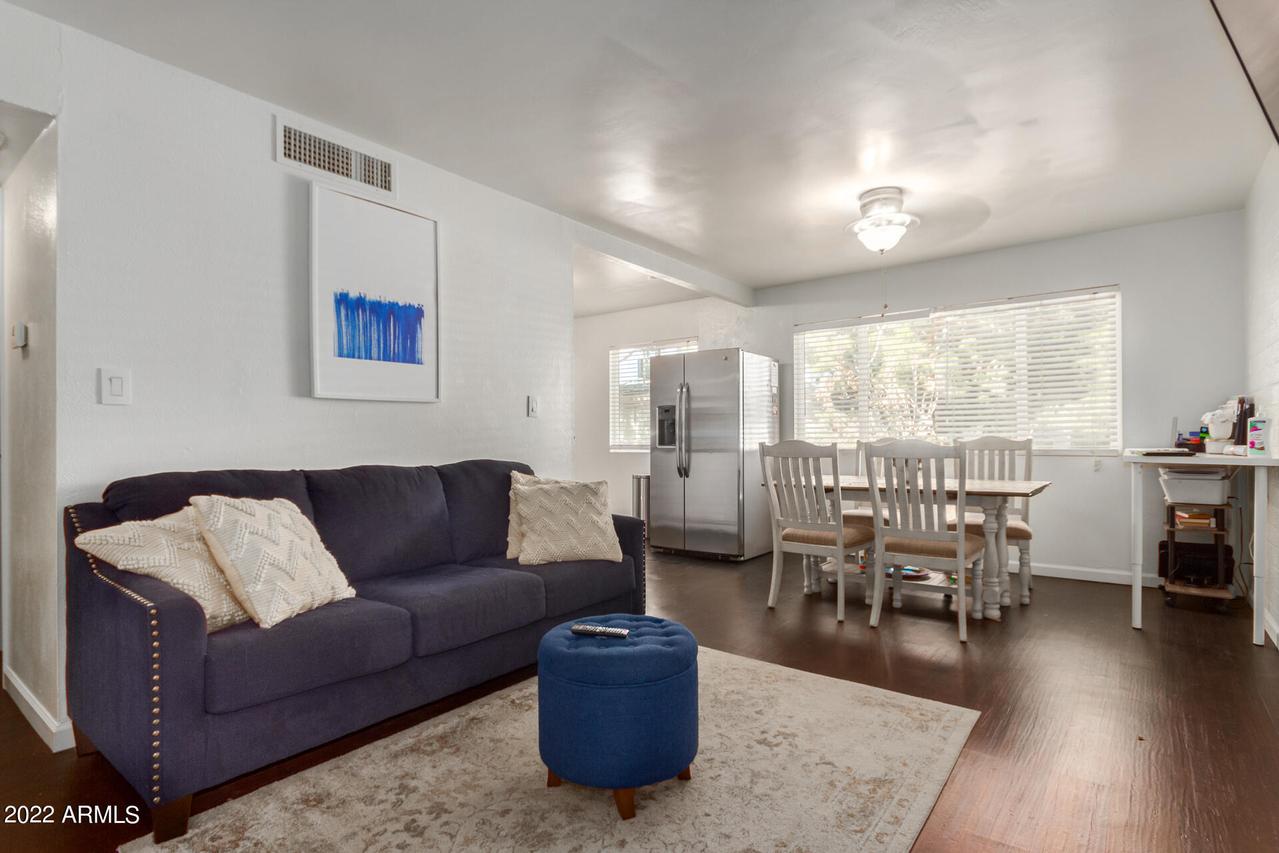 2532 W Berridge Ln. #E220, Phoenix, AZ 85017