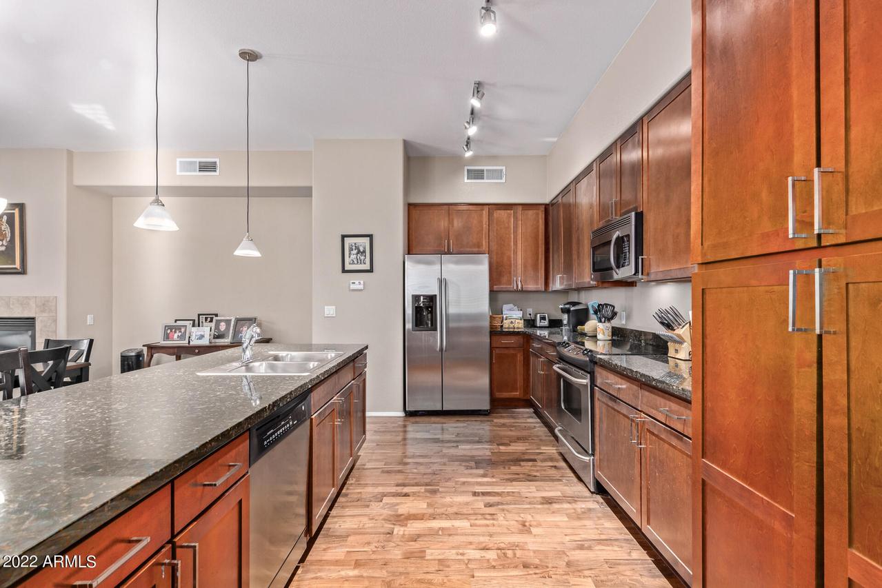 6605 N 93rd Ave. #1007, Glendale, AZ 85305