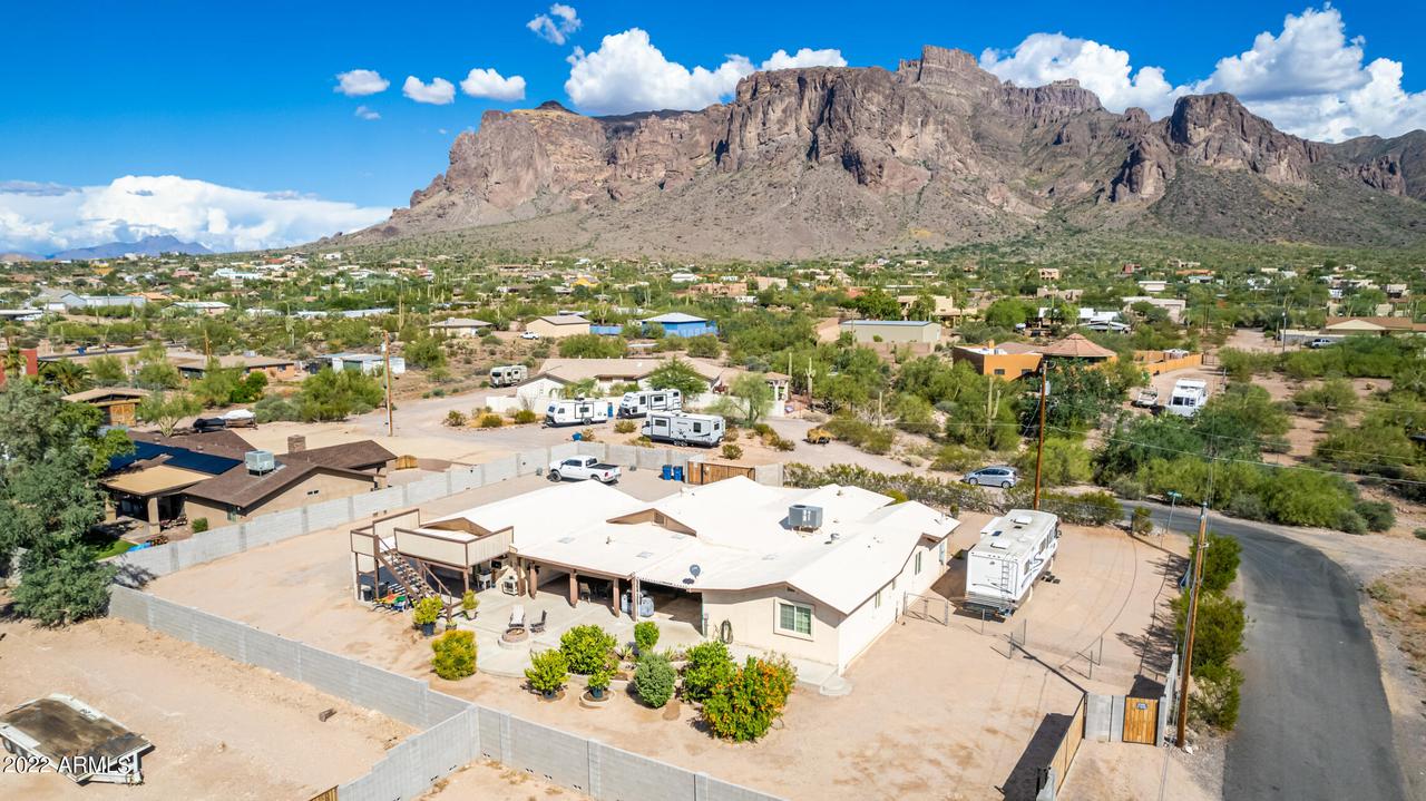 1550 N Sixshooter Rd., Apache Junction, AZ 85119