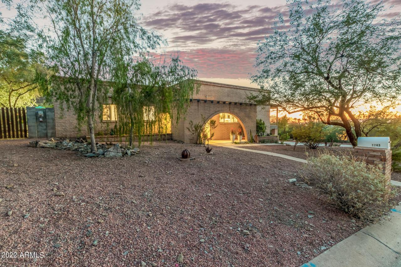 1743 E Vogel Ave., Phoenix, AZ 85020