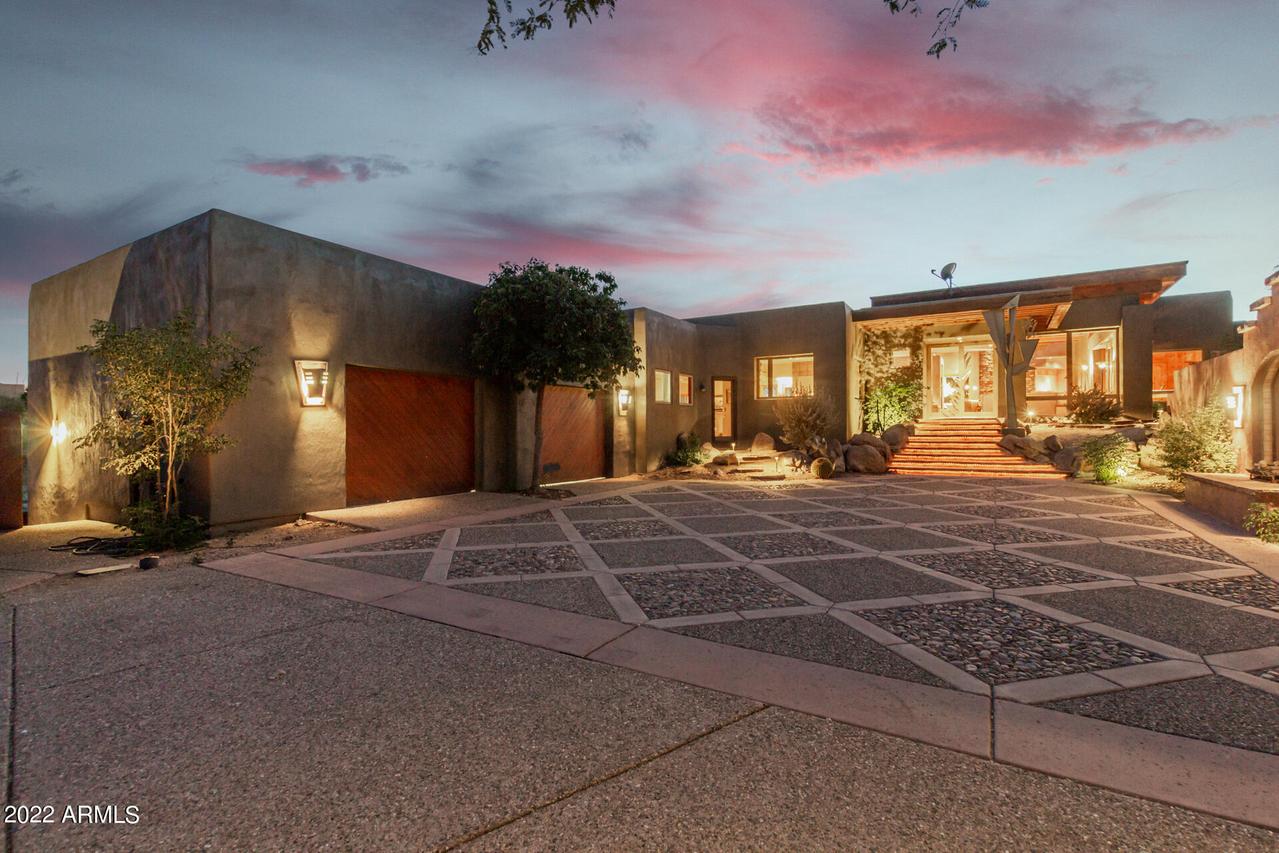 8320 E Concho Ln., Carefree, AZ 85377