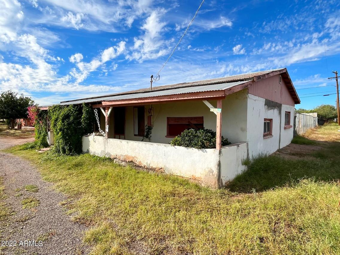 104 Grace Ave., Pirtleville, AZ 85626