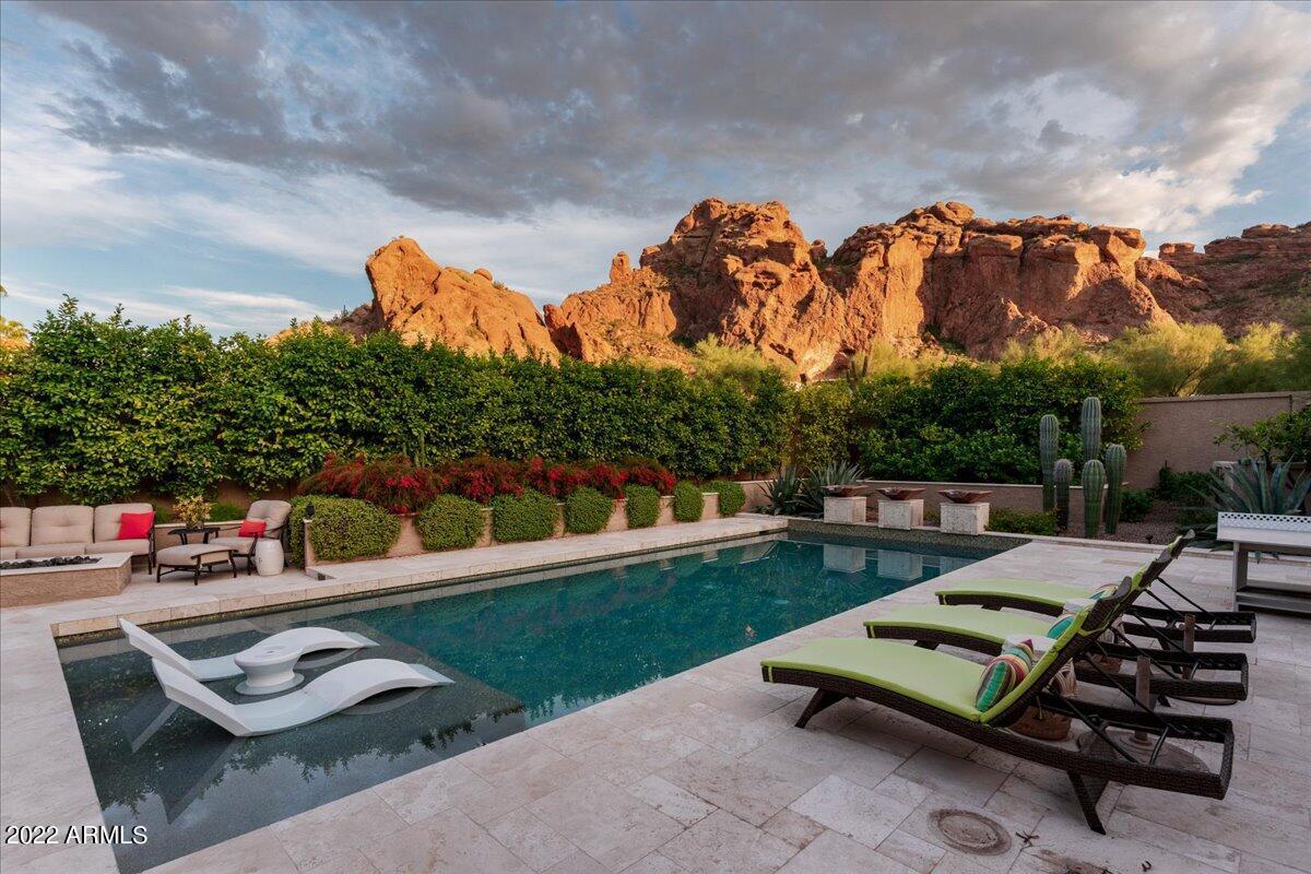 5950 N Echo Canyon Dr., Phoenix, AZ 85018