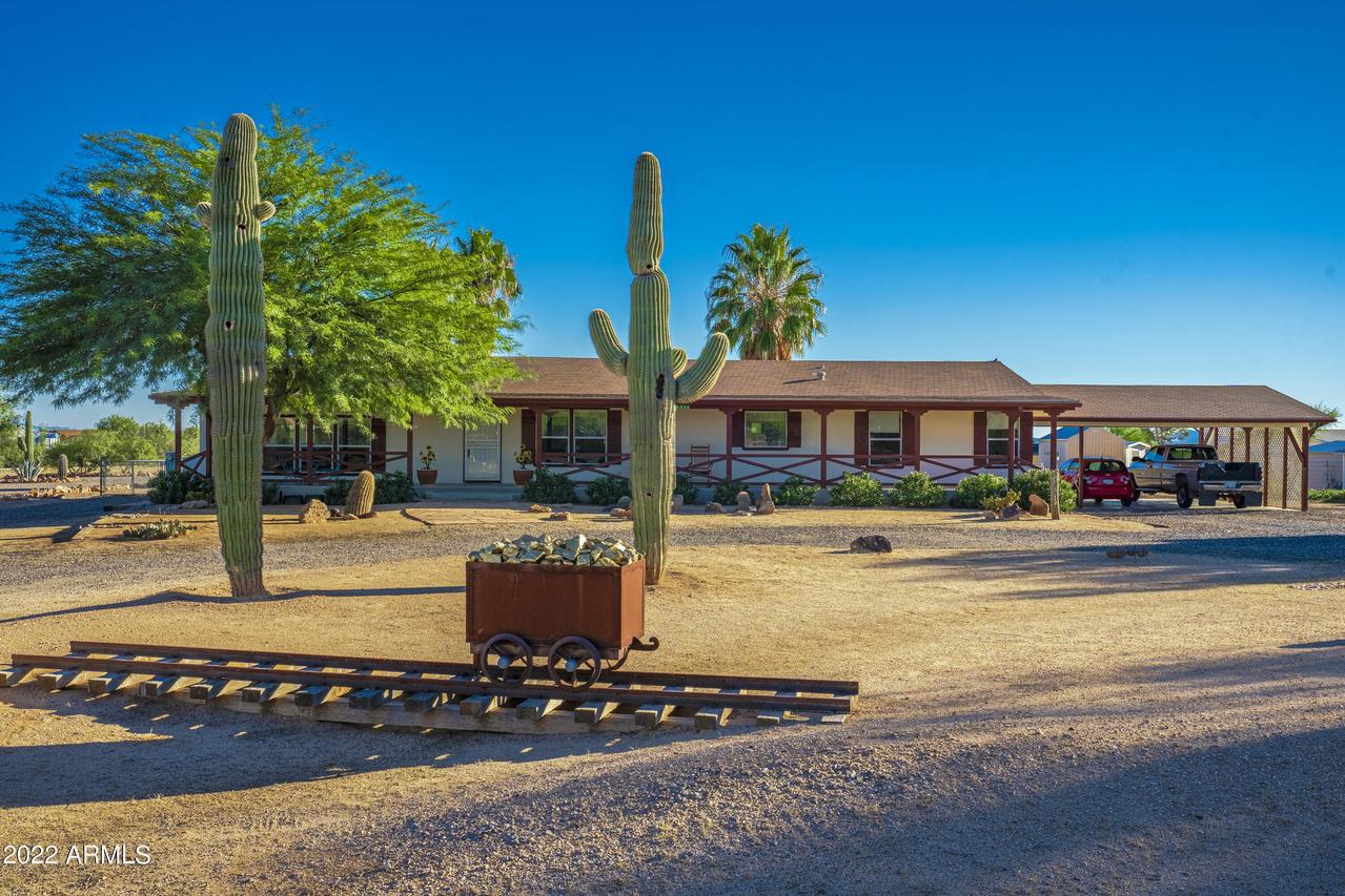 23335 W Staghorn Ln., Congress, AZ 85332