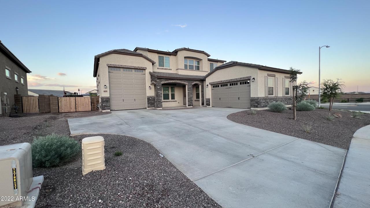 8203 N 173rd Ave., Waddell, AZ 85355