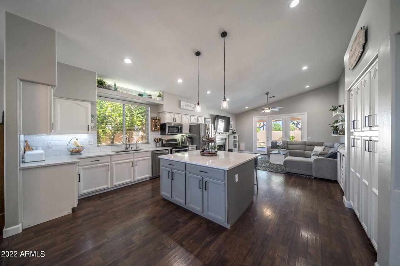 7240 E Lakeview Ave., Mesa, AZ 85209