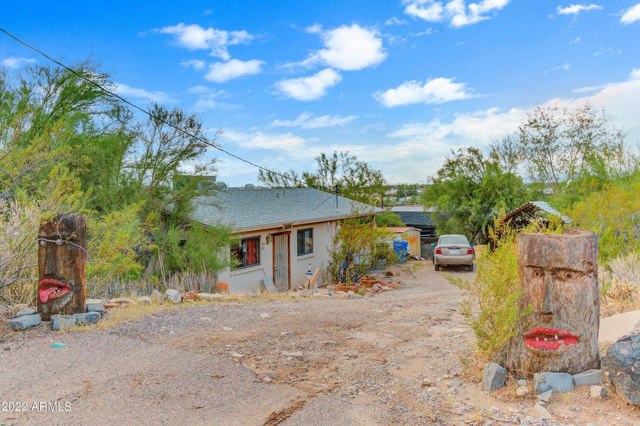 1523 W Yucca St., Phoenix, AZ 85029