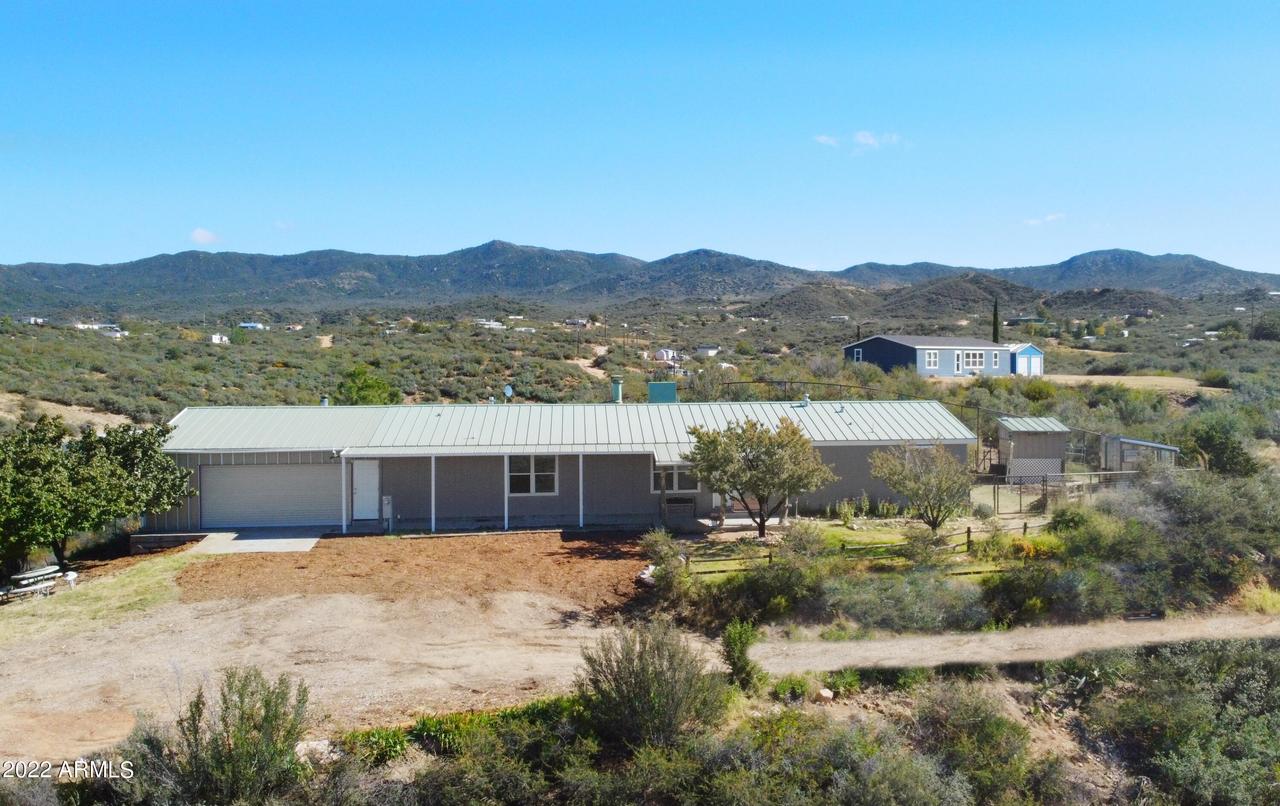 8220 W Shelburne Rd., Wilhoit, AZ 86332