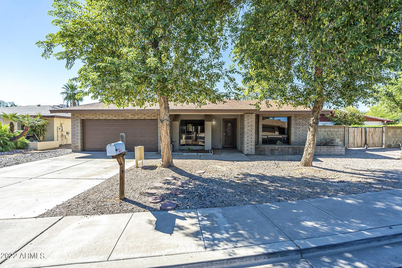 1652 S Saguaro Cir., Mesa, AZ 85202