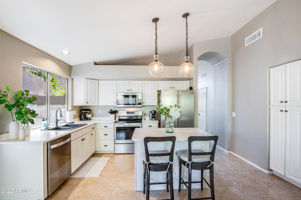 4506 E Mossman Rd., Phoenix, AZ 85050