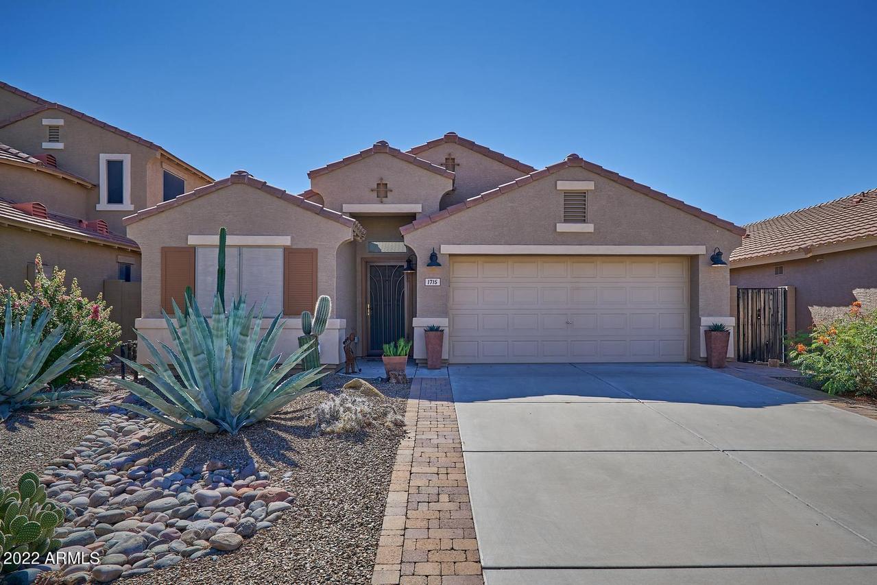 1715 E Angeline Ave., San Tan Valley, AZ 85140