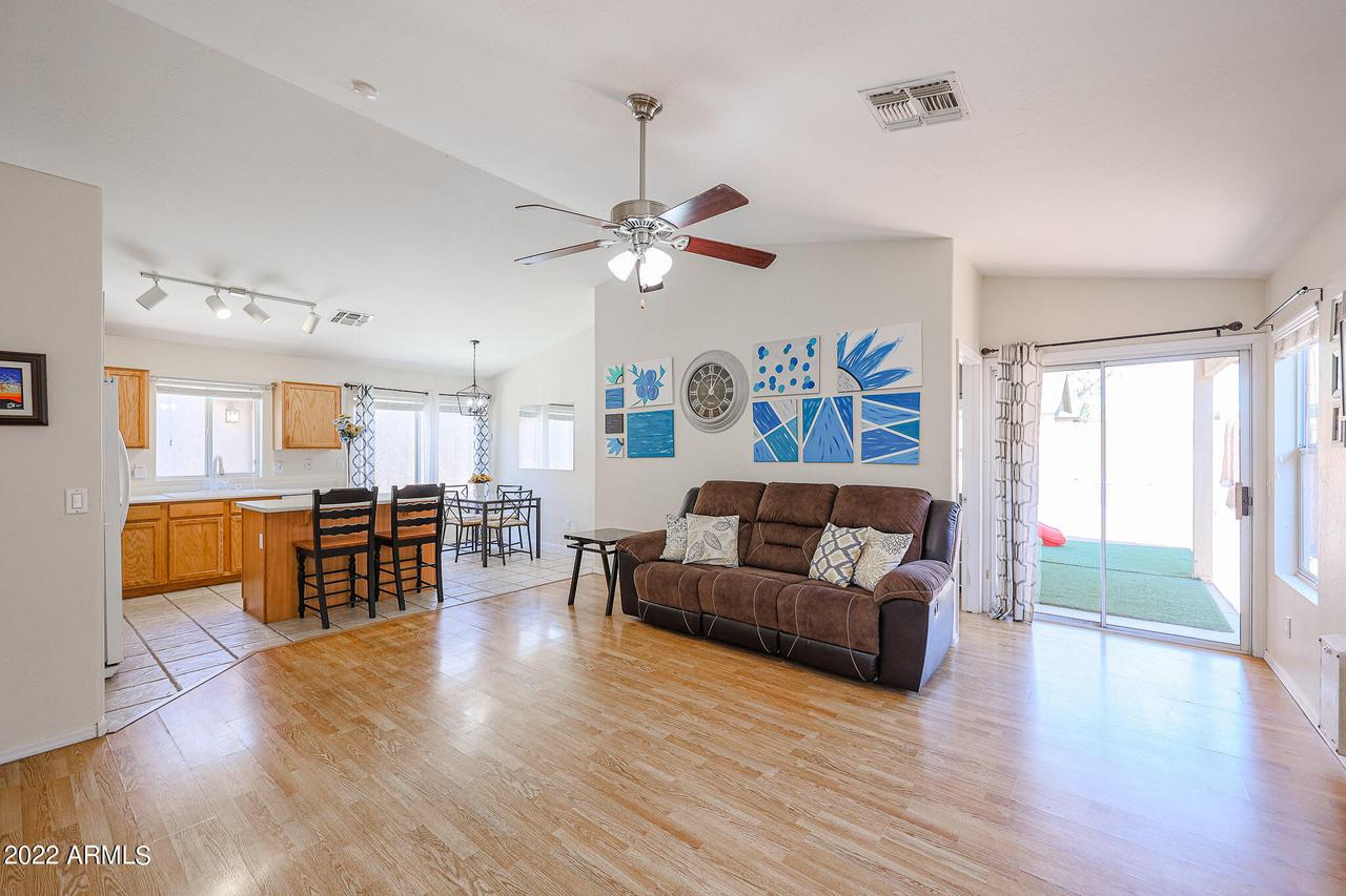 4514 E Glenhaven Dr., Phoenix, AZ 85048