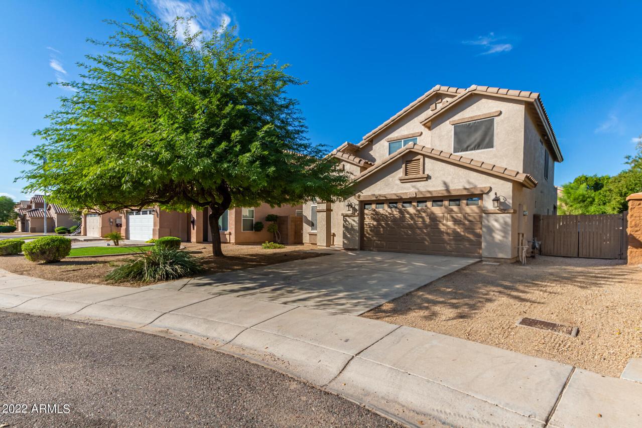 6504 W Magnolia St., Phoenix, AZ 85043