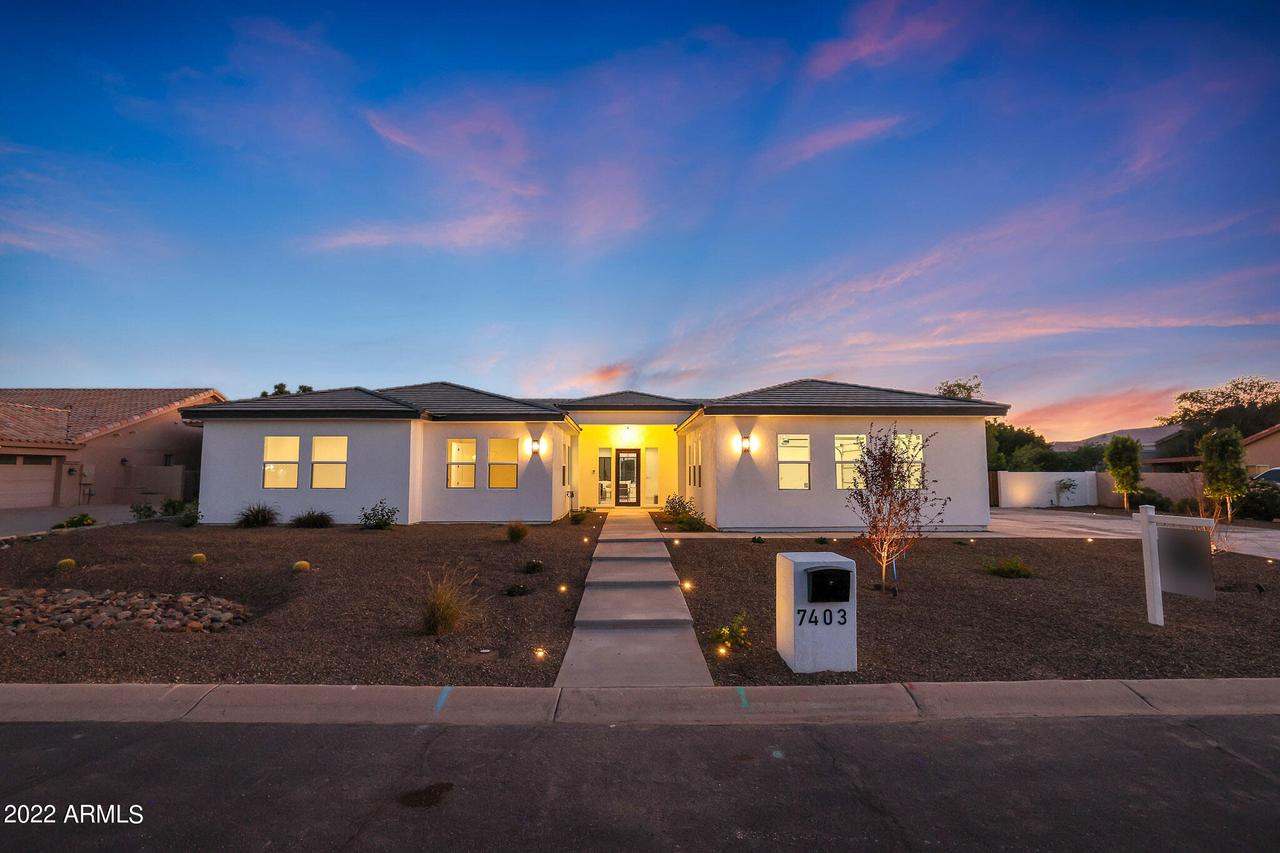 7403 W Port Au Prince Ln., Peoria, AZ 85381