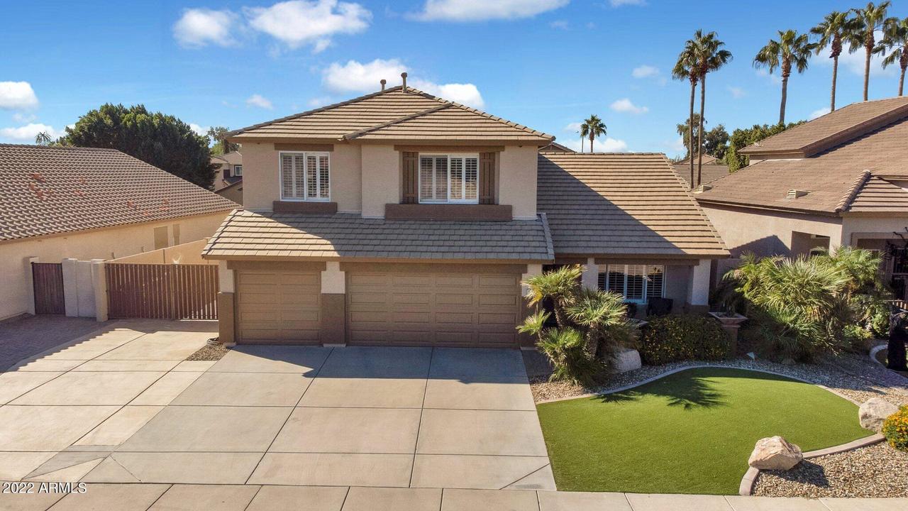 8227 W Rose Garden Ln., Peoria, AZ 85382